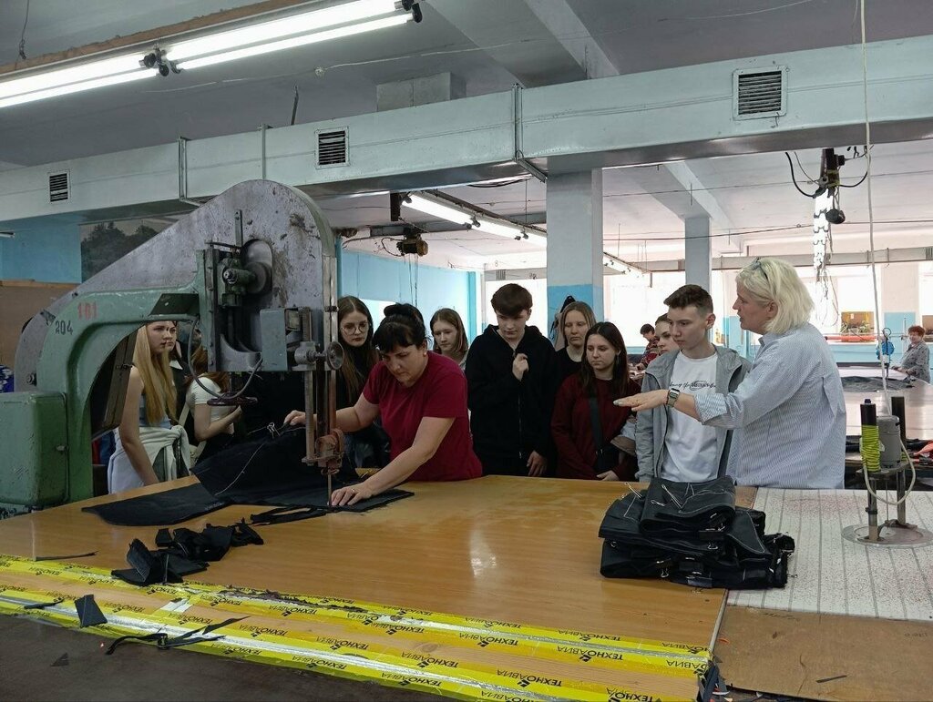 Garment factory Pervichnaya Profsoyuznaya Organizatsiya Lyudinovskaya shveynaya fabrika, Ljudinovo, photo