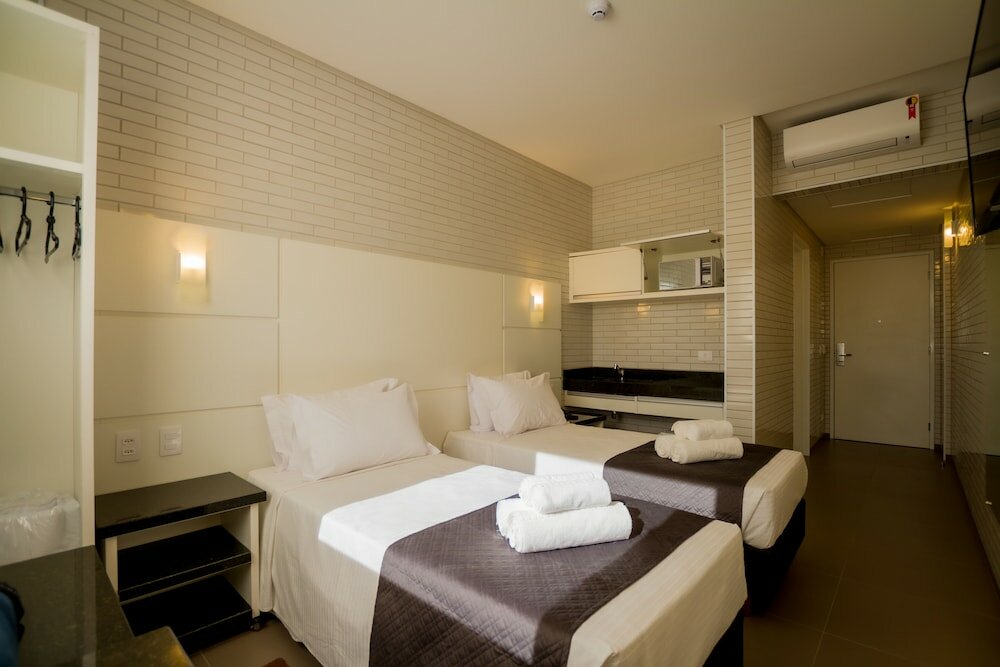 Фото Hotel Confiance Barigui