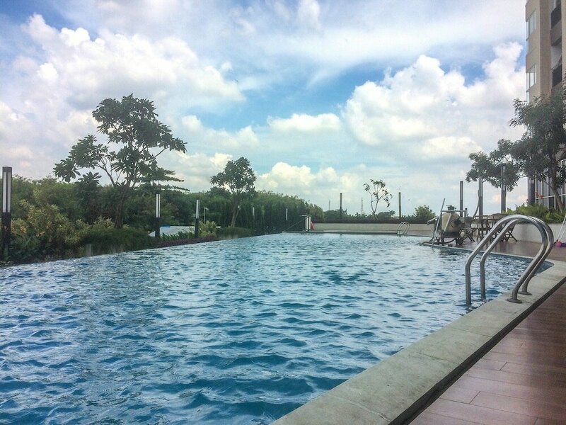 Гостиница Comfortable 1br the Oasis Lippo Cikarang Apartment