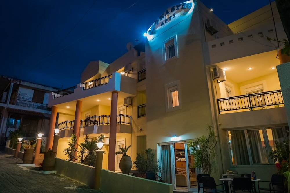 Фото Vrokastro Apartments