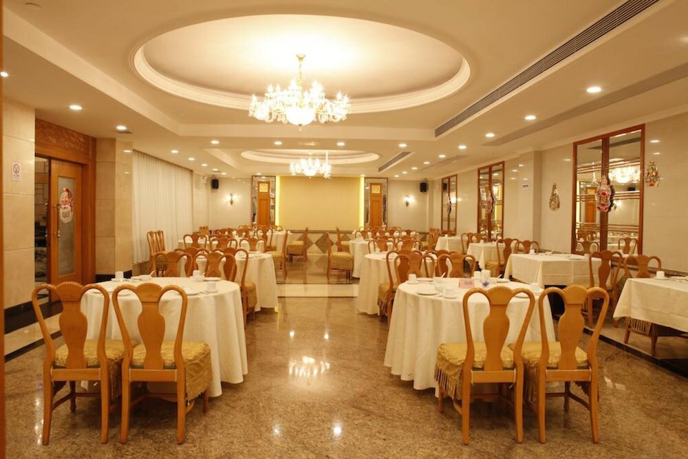 Фото Guangzhou Yuehai Hotel