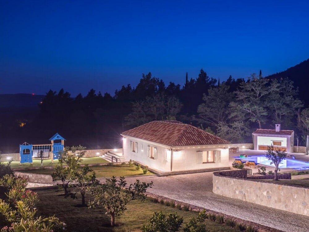 Фото Villa Doline