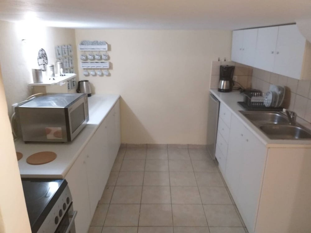 Фото Urban Minimalist Studio Apt. near Pagrati Park