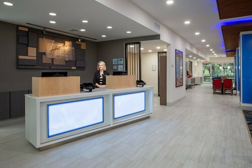 Гостиница Holiday Inn Express And Suites Deland South, an Ihg Hotel