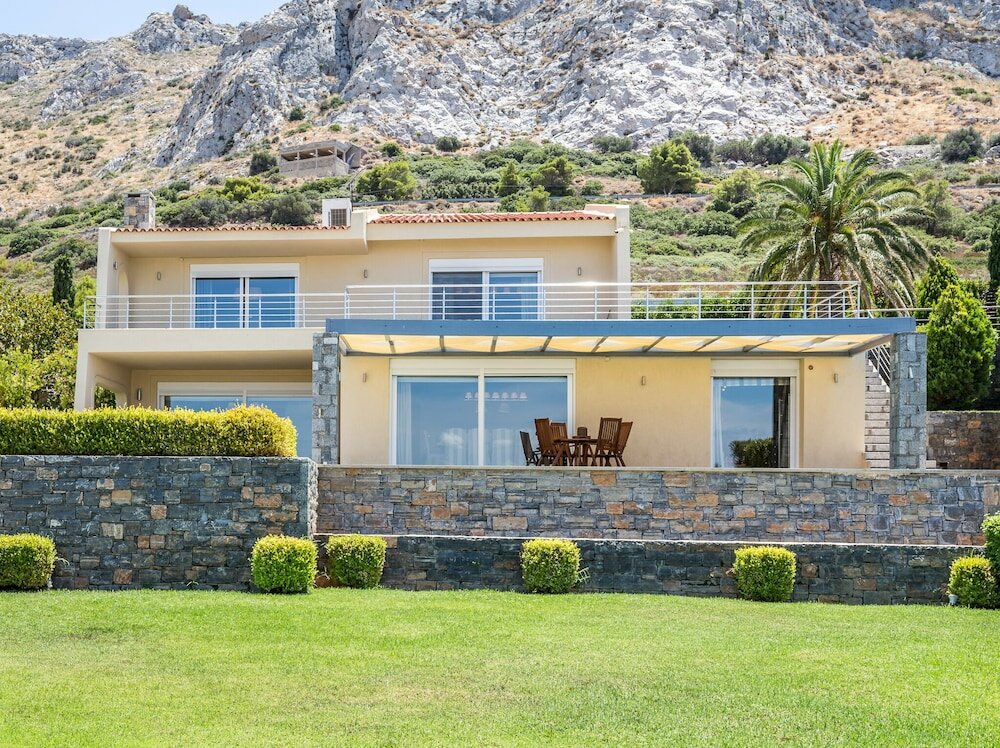 Фото Niriides Villa