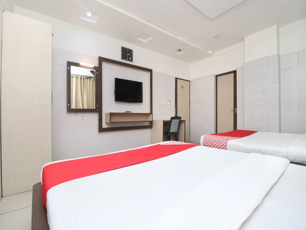 Фото Oyo 23357 Raj Tirath Niwas