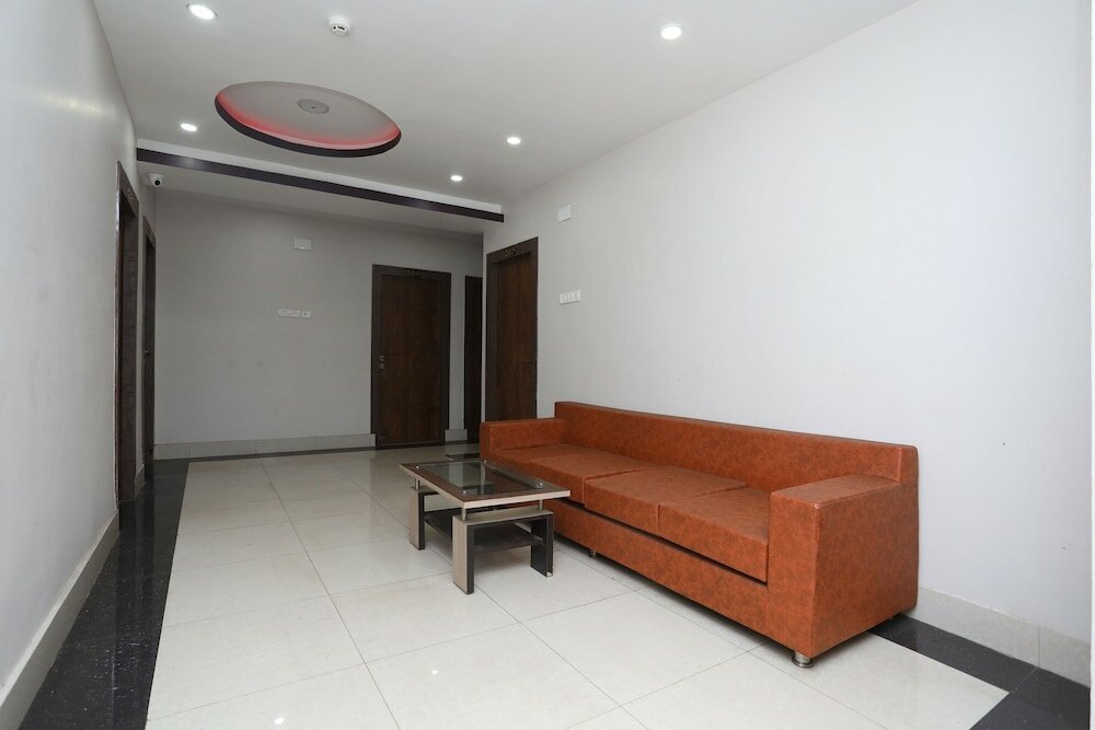 Фото Oyo 25006 Hotel tr Palace