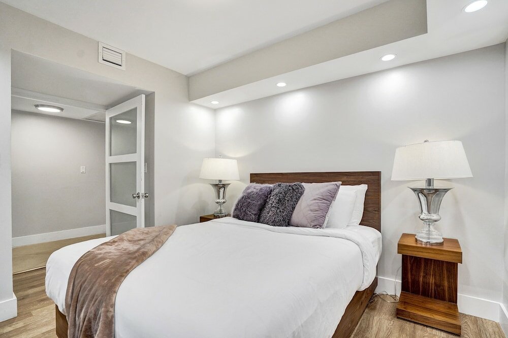 Фото 3 Bedroom Condo With Stunning Balcony View