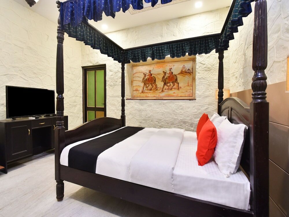 Фото Capital O 35409 Hotel Megh Niwas