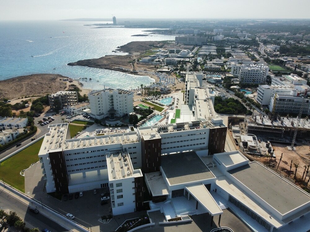 Фото Chrysomare Beach Hotel and Resort