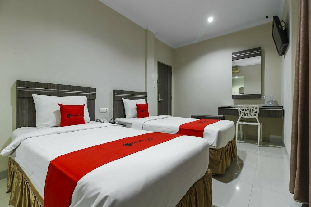 Hotel RedDoorz Plus Syariah @ Jalan Sriwijaya Medan, Medan, photo