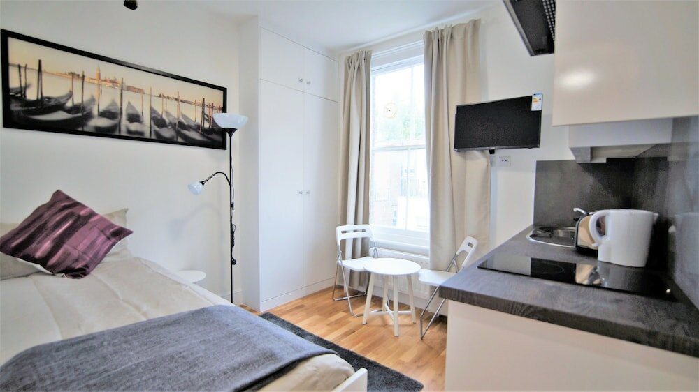 Фото Ifield Road