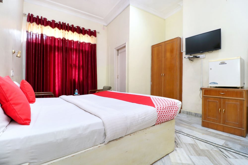 Фото Oyo 24073 Hotel Hari Darshan