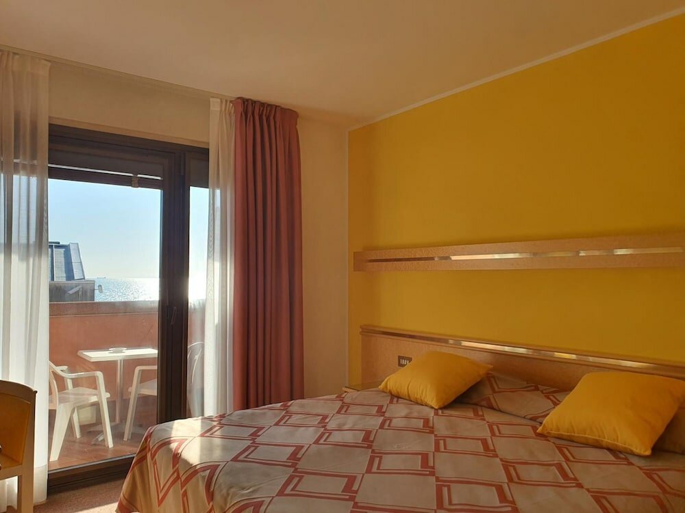 Фото Hotel Antares