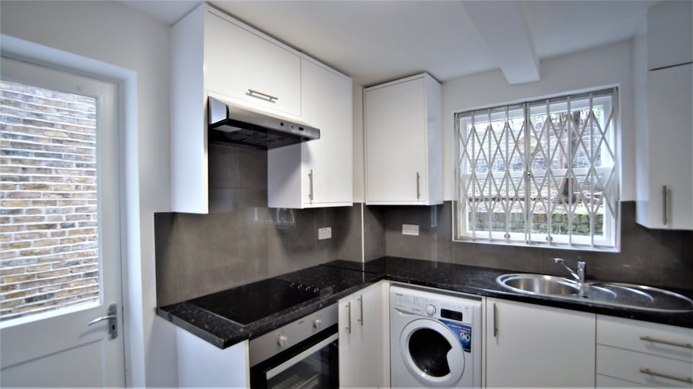 Фото Ifield Road