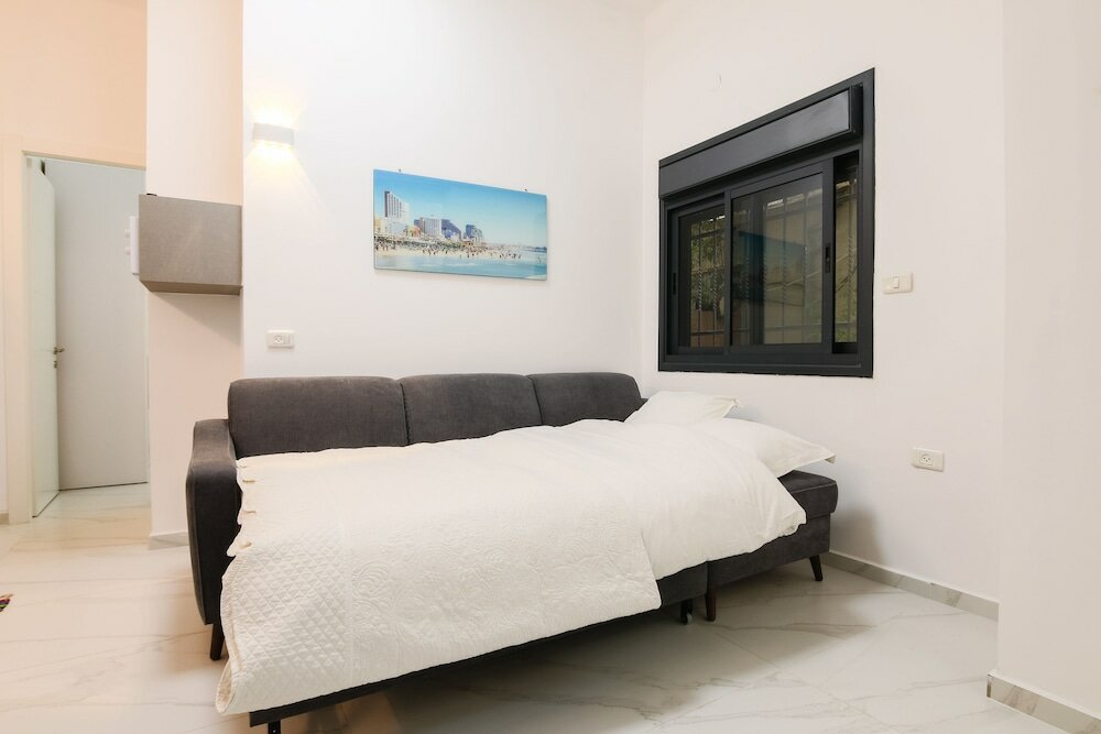 Фото Апартаменты 1 Br with Patio in City Center by FeelHome