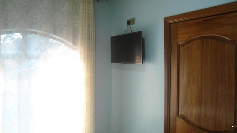 Фото Modern Villa Hotel