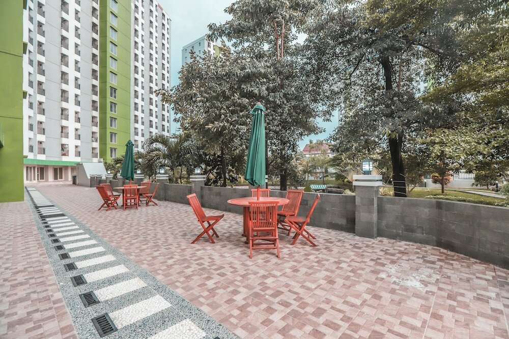 Фото Oyo 498 Green Lake View Ciputat Syariah