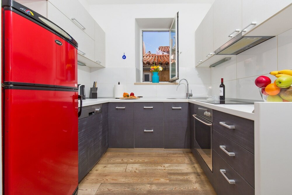 Фото Apartment & Room Joy