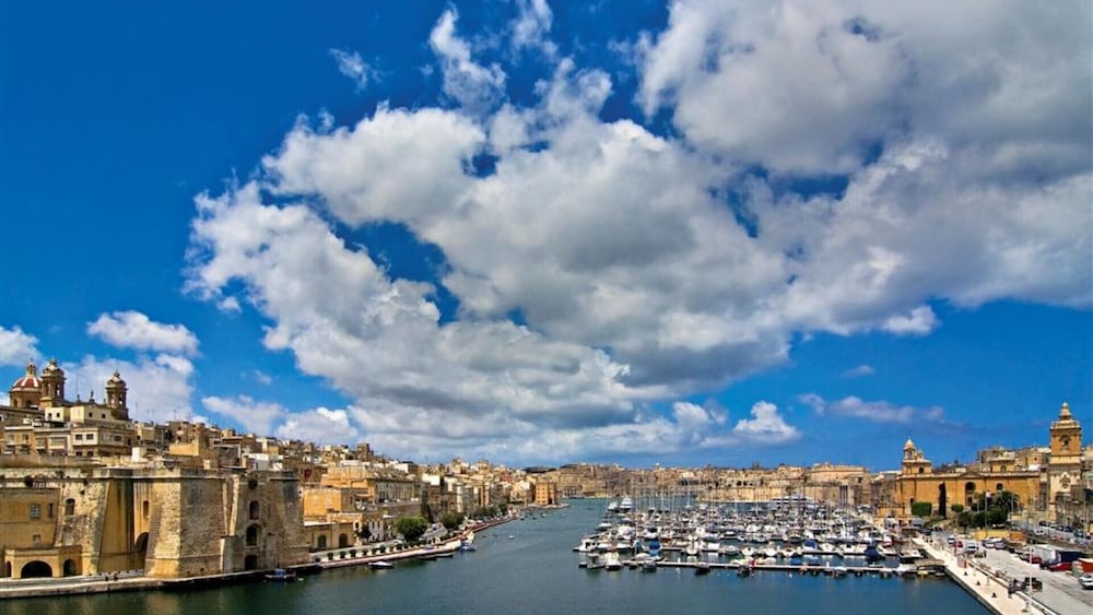 Фото Charming Seafront House In Kalkara