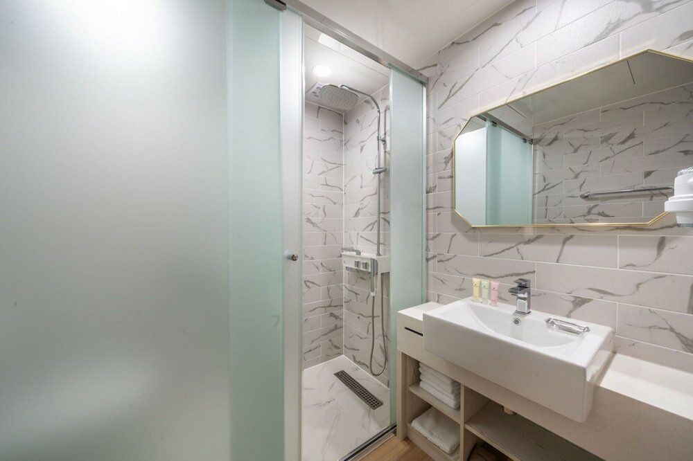 Фото Aroomi Hotel