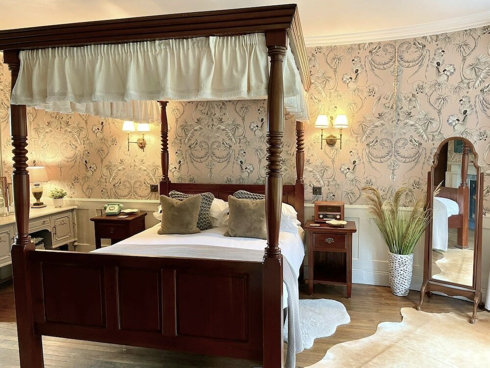 Фото Burleigh Court