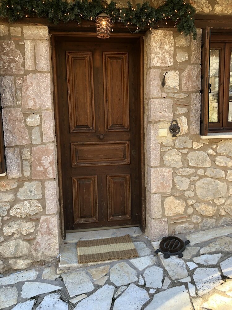 Фото Arahova Cozy Apartment