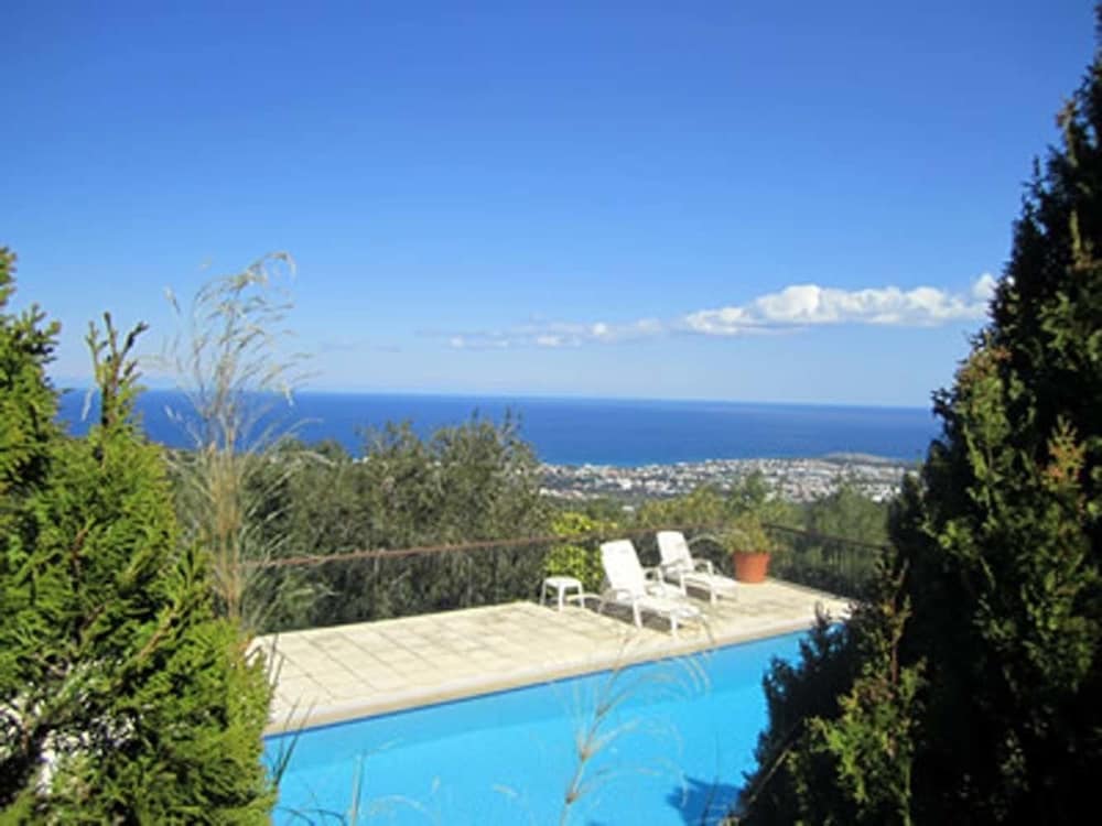 Фото Villa Hillcrest by Amy Villas