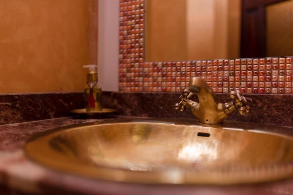 Фото Abelia Riad