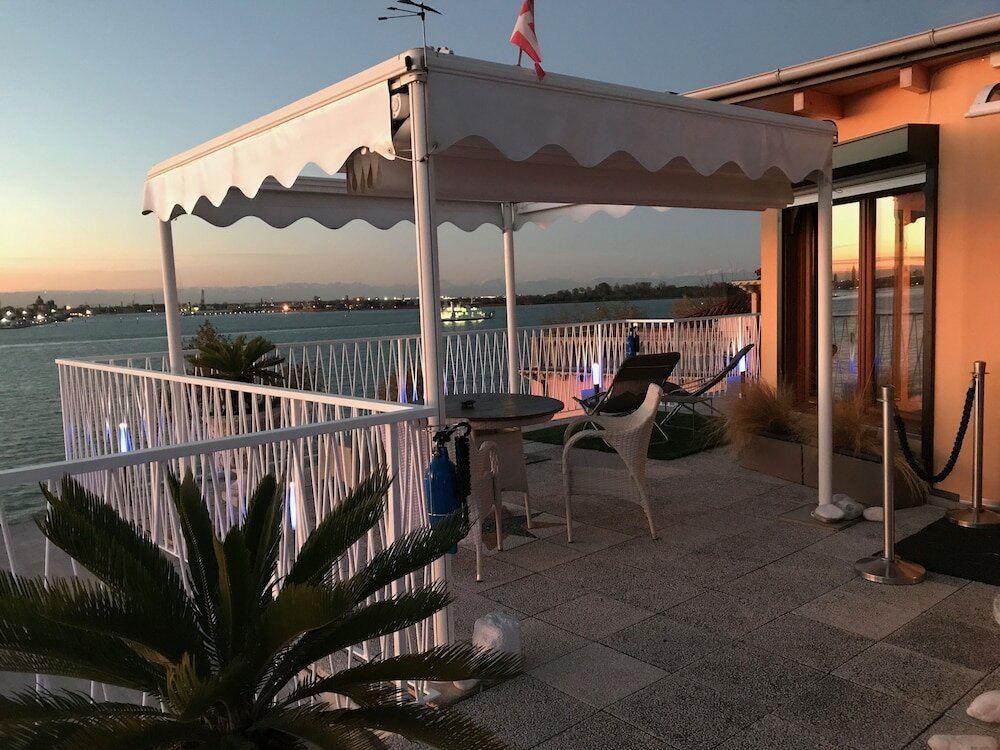 Фото Oasis Golden Lagoon Chalet