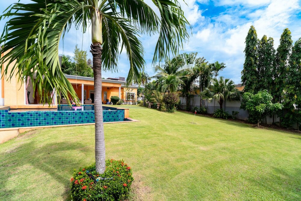 Фото Stunning Luxury Golf and Pool Villas