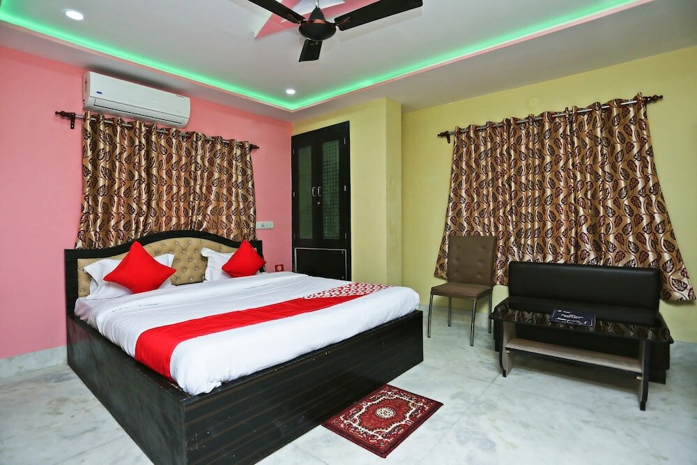 Фото Oyo 22566 Red Velvet Inn