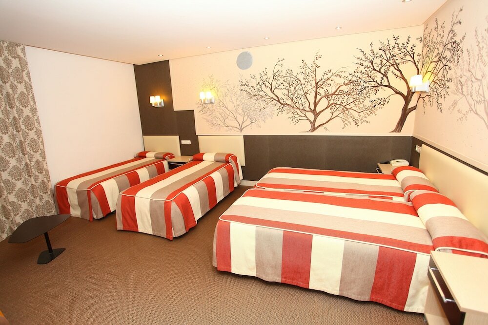 Фото Hotel Monasterio de Leyre