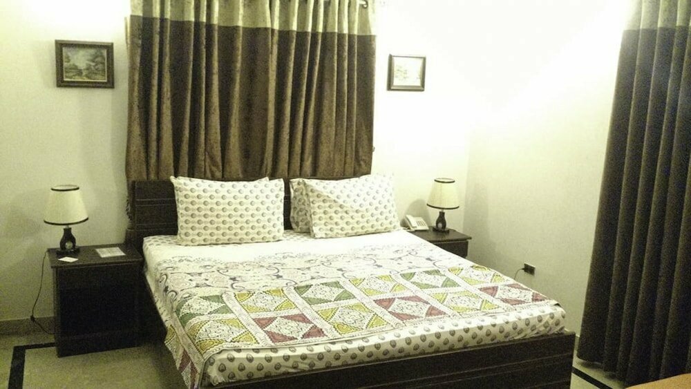 Hotel Cosy Vista Guest House, Karachi, photo