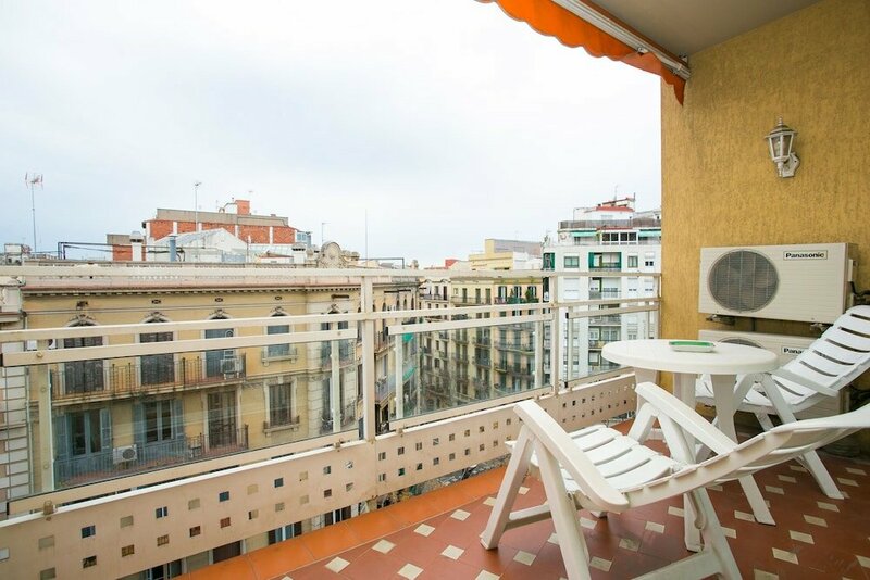 Гостиница Sagrada Familia Apartment With Private Terrace в Барселоне