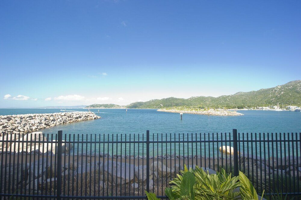 Фото 1 Bright Point Apartment 5101