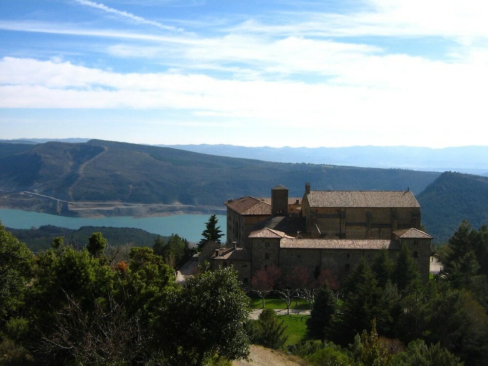 Фото Hotel Monasterio de Leyre