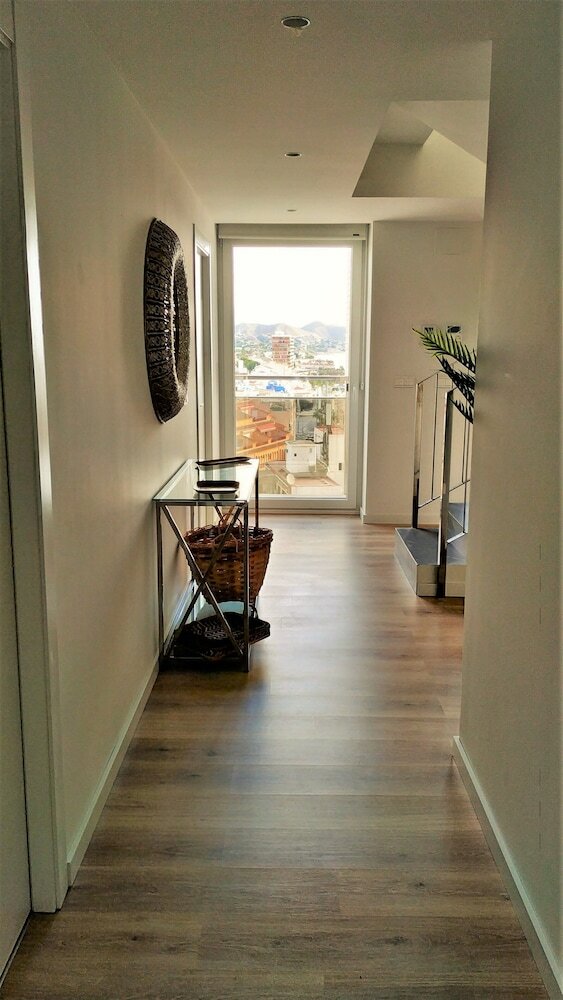 Фото Ahoy Apartments