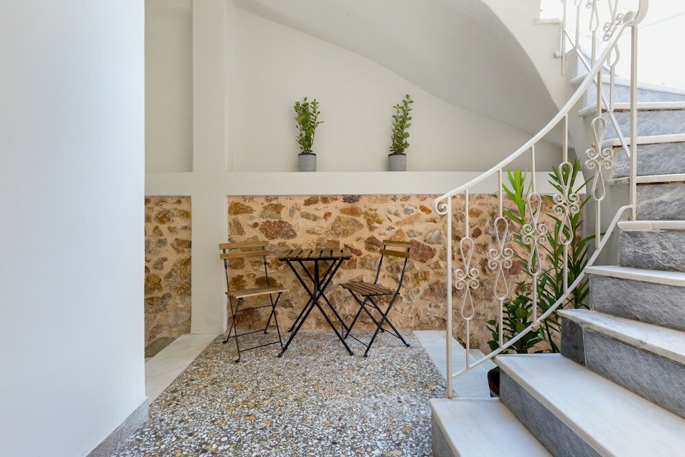 Фото Dinostratus House