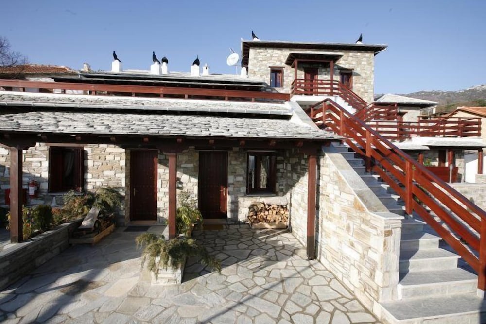 Фото Anemoessa Traditional Village Hotel