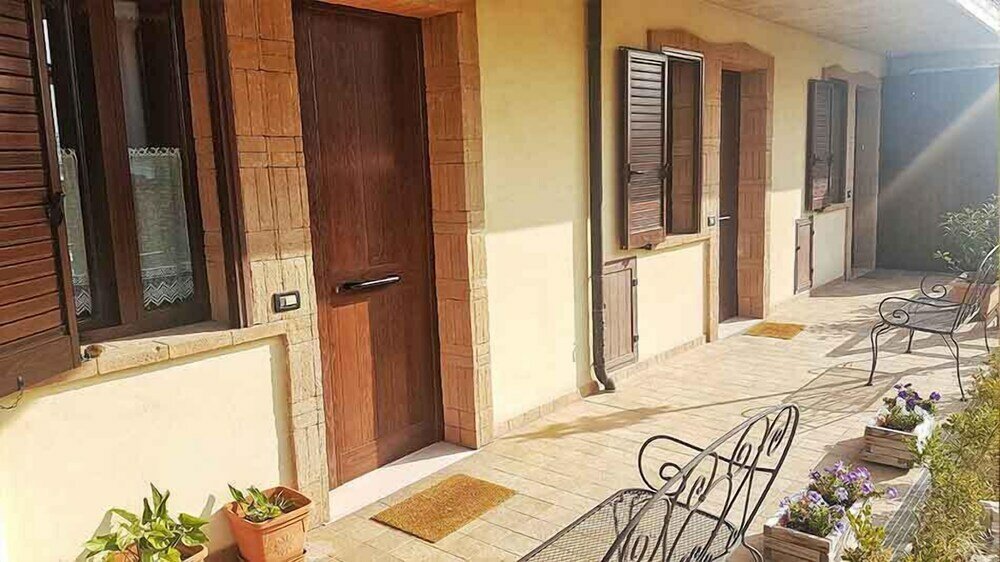 Фото Affittacamere La Madonnina