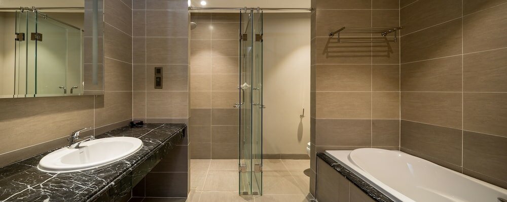 Фото Johnny's Luxury Apartments