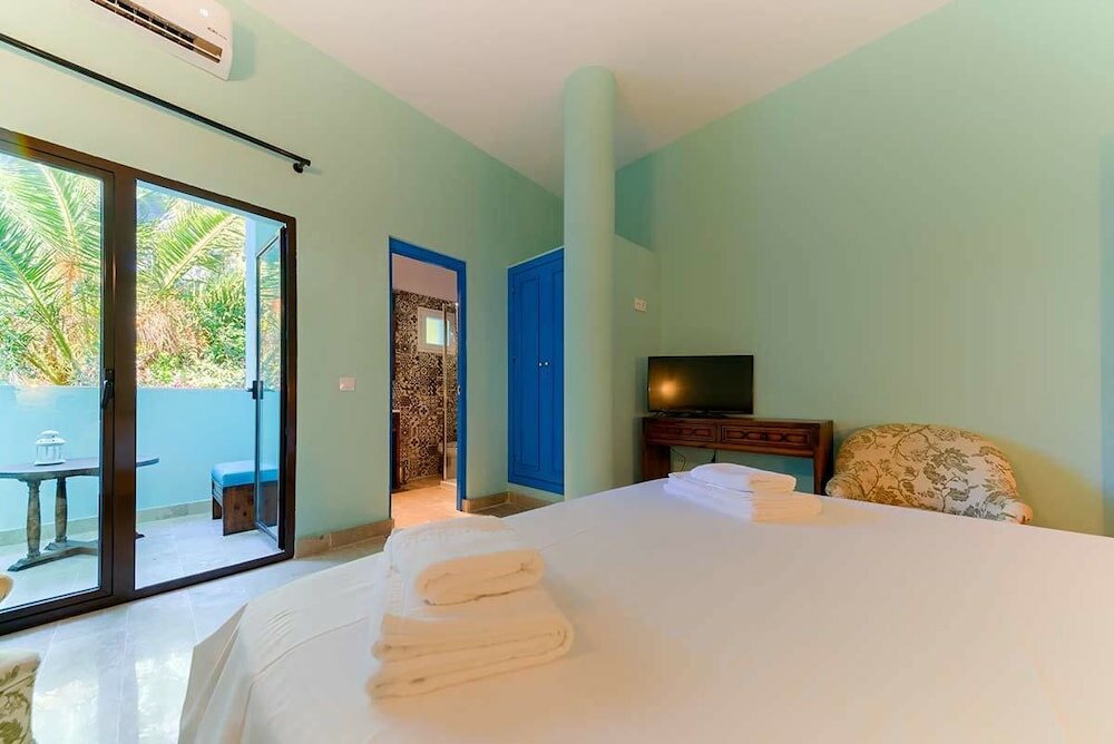 Фото Hostal Sahaba Zahora