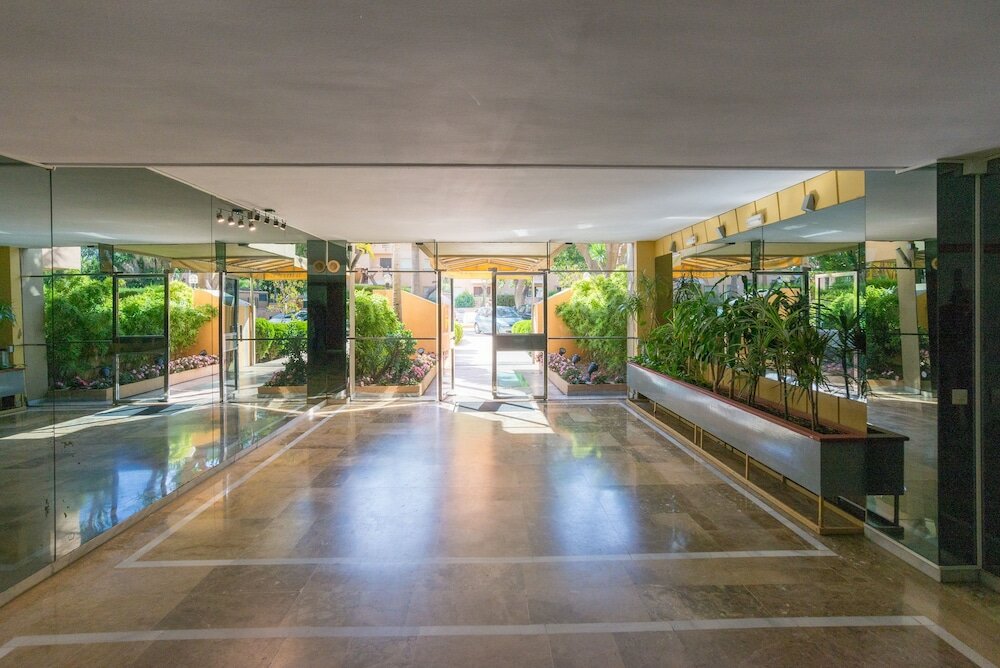 Фото Seaside Marbella Apartments