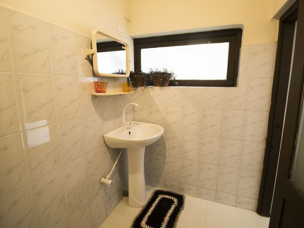 Фото The Oasis Hostel