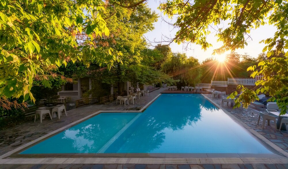 Фото Gefyri Hotel