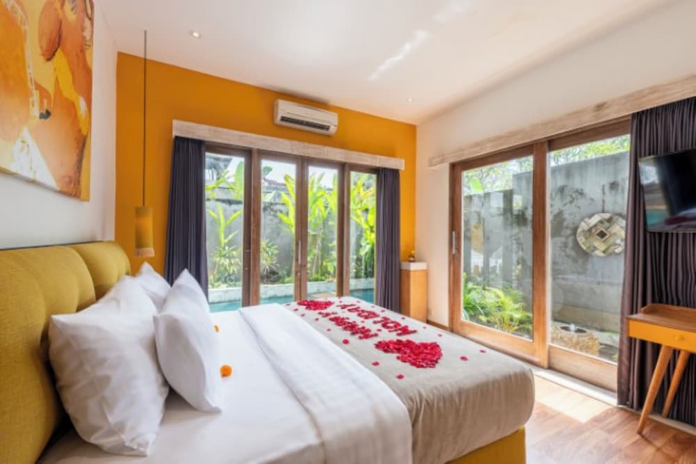 Фото La Mira Villa Seminyak by Ini Vie Hospitality