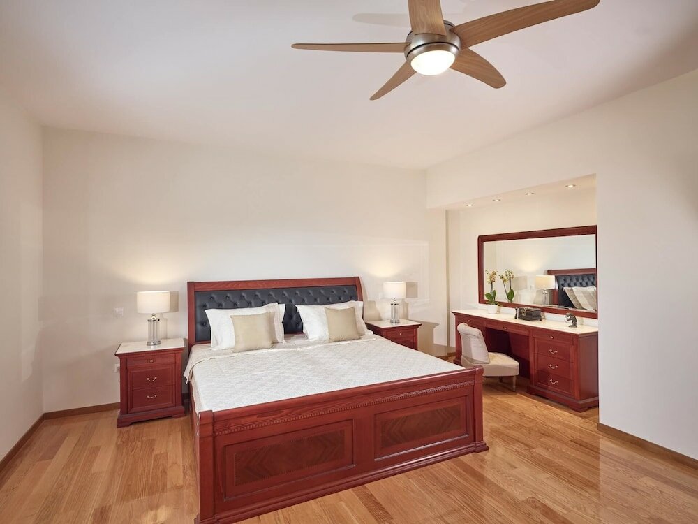 Фото Mont Bleu Luxury Villa