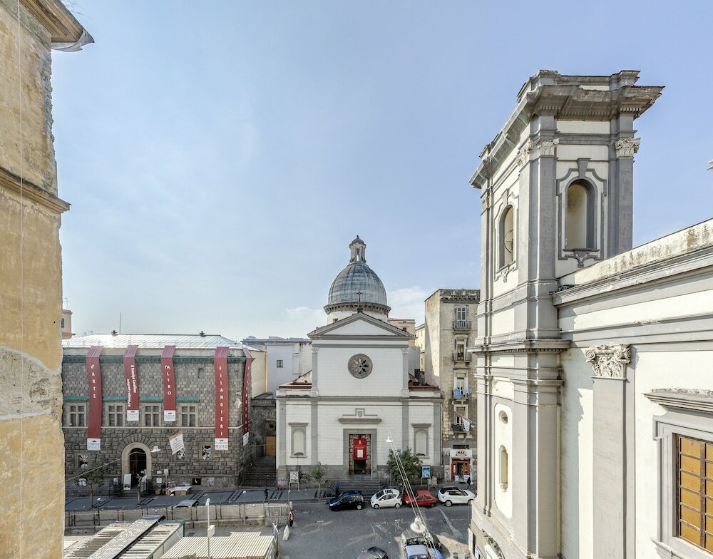 Фото Napoli Squares Suites