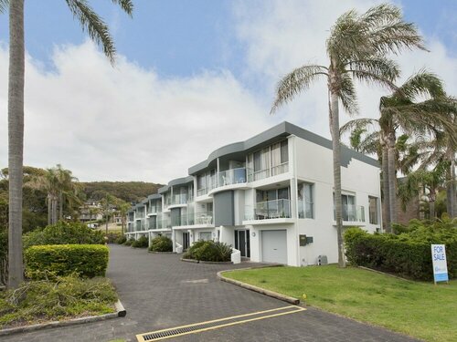 Гостиница 9 Cirrus at Fingal Bay